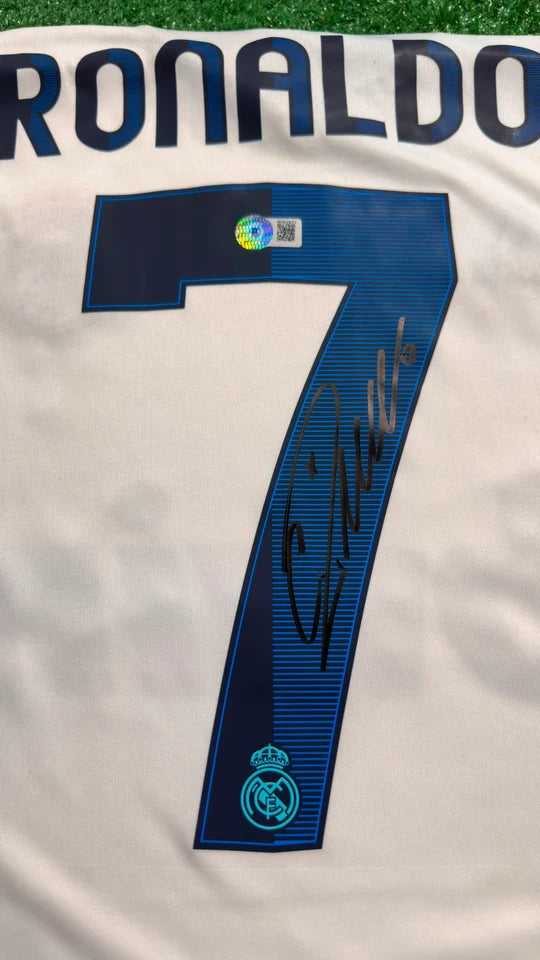 Cristiano Ronaldo Signed Real Madrid #7 Jersey with Beckett COA