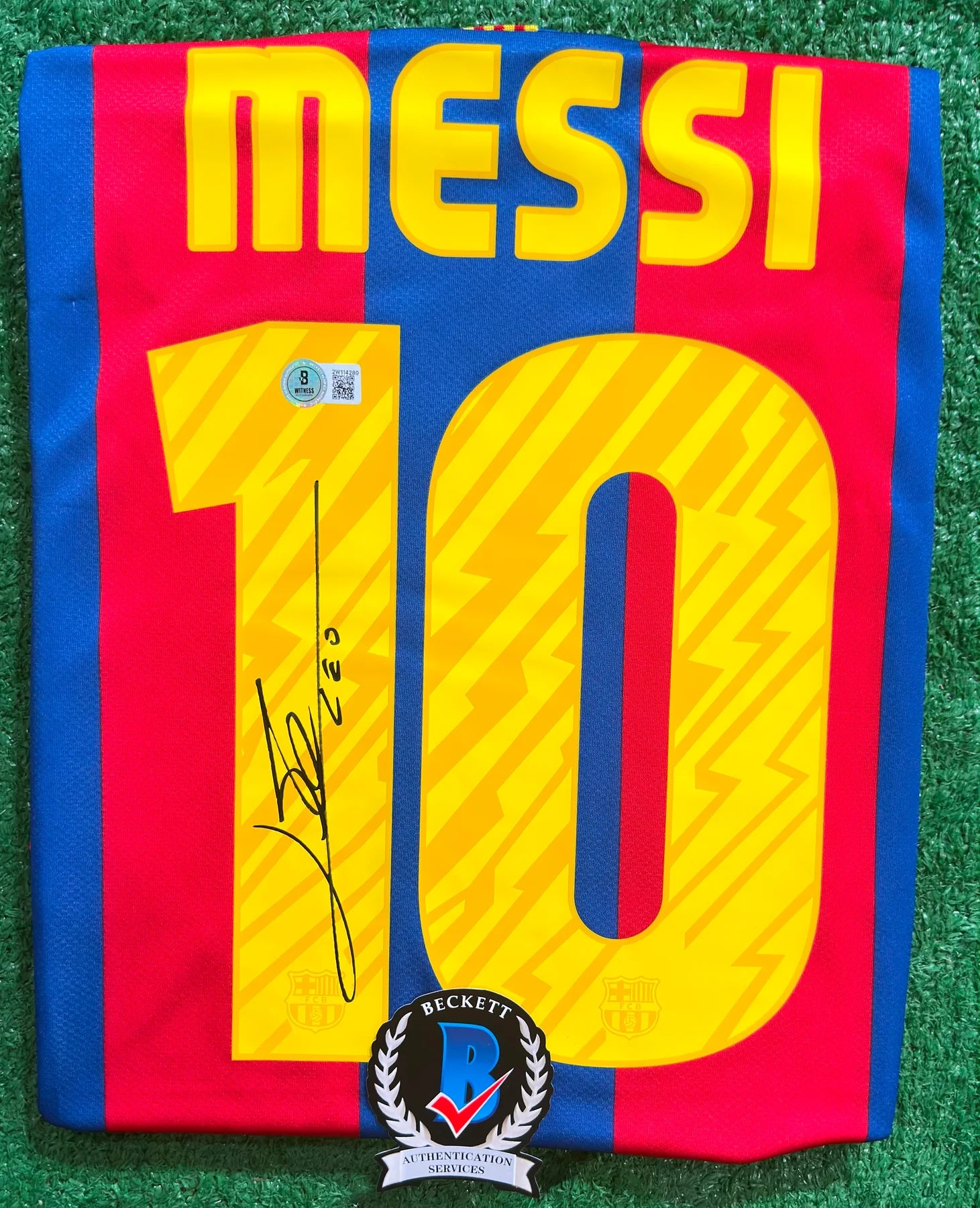 Lionel Messi Signed Barcelona #10 Jersey – Beckett Authenticated