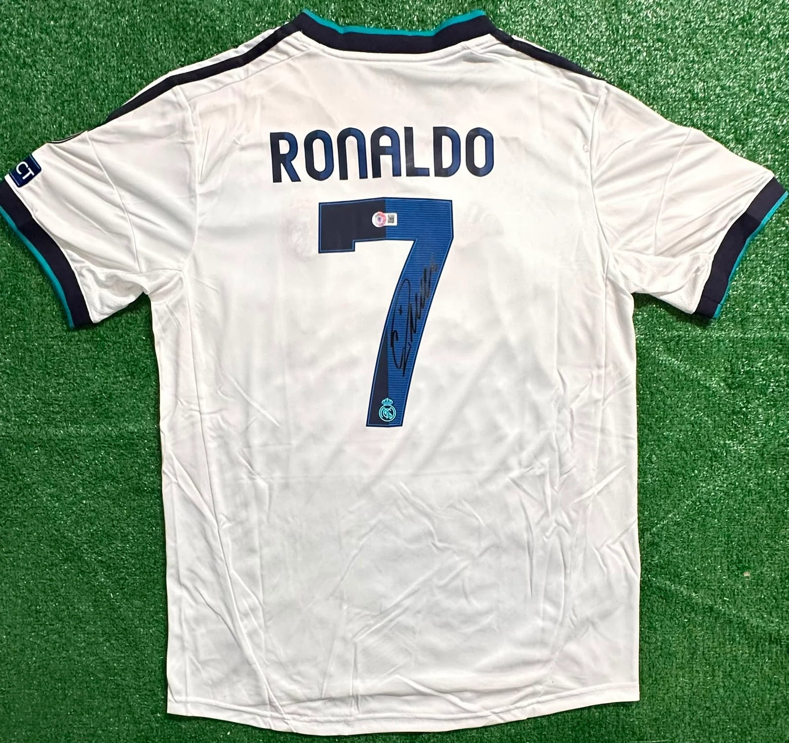 Cristiano Ronaldo Signed Real Madrid #7 Jersey with Beckett COA