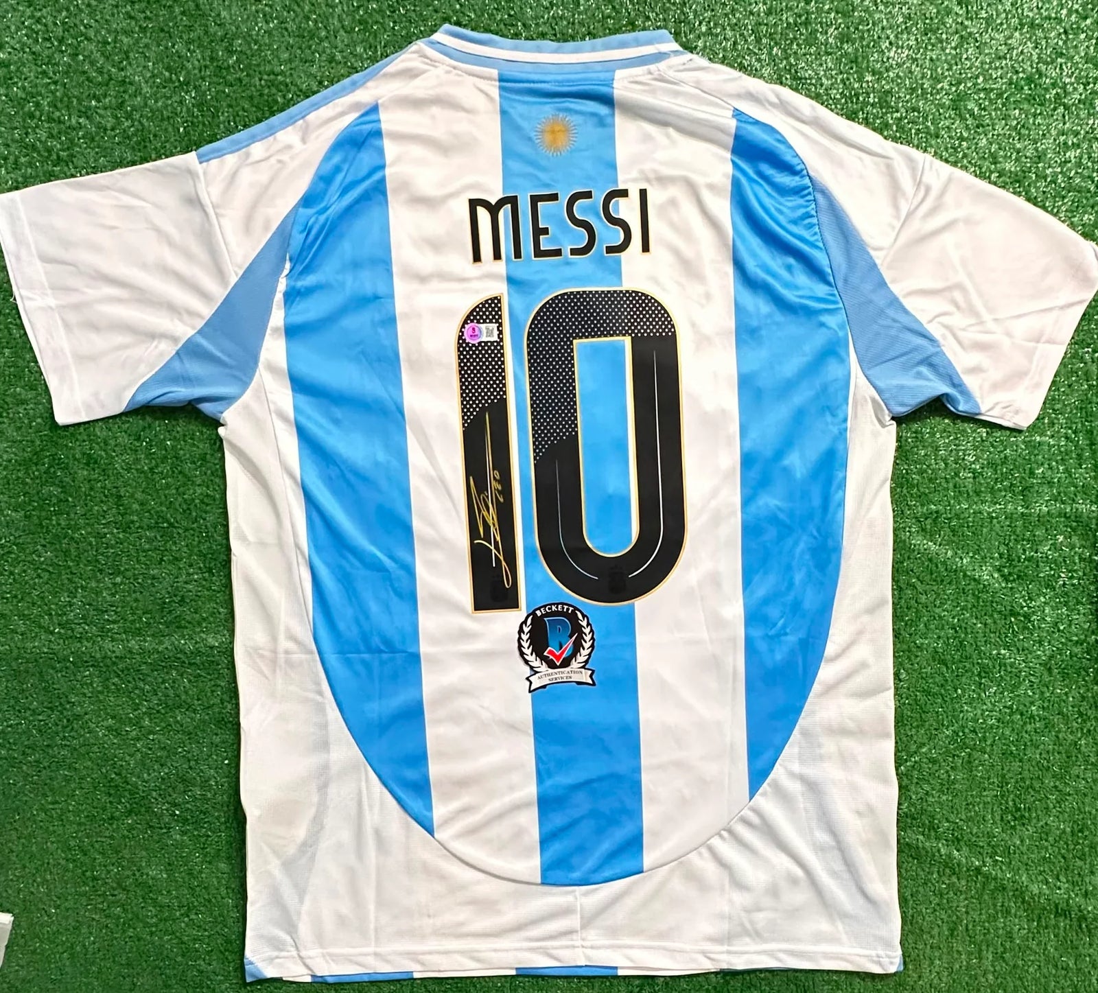 Lionel Messi Signed Argentina #10 Jersey with Beckett COA