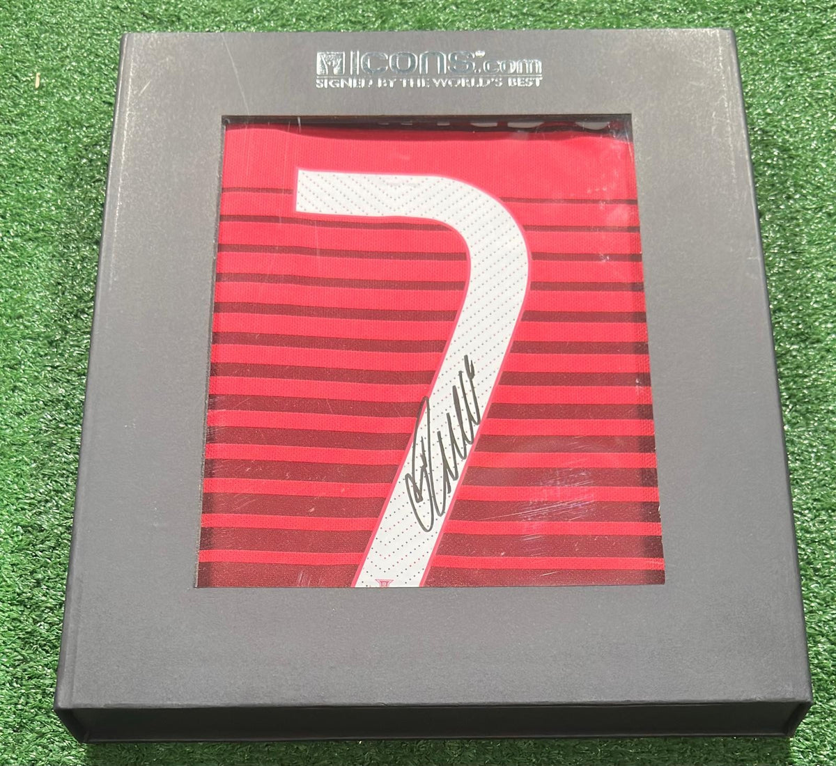 Cristiano Ronaldo signed Portugal home jersey detail view 8