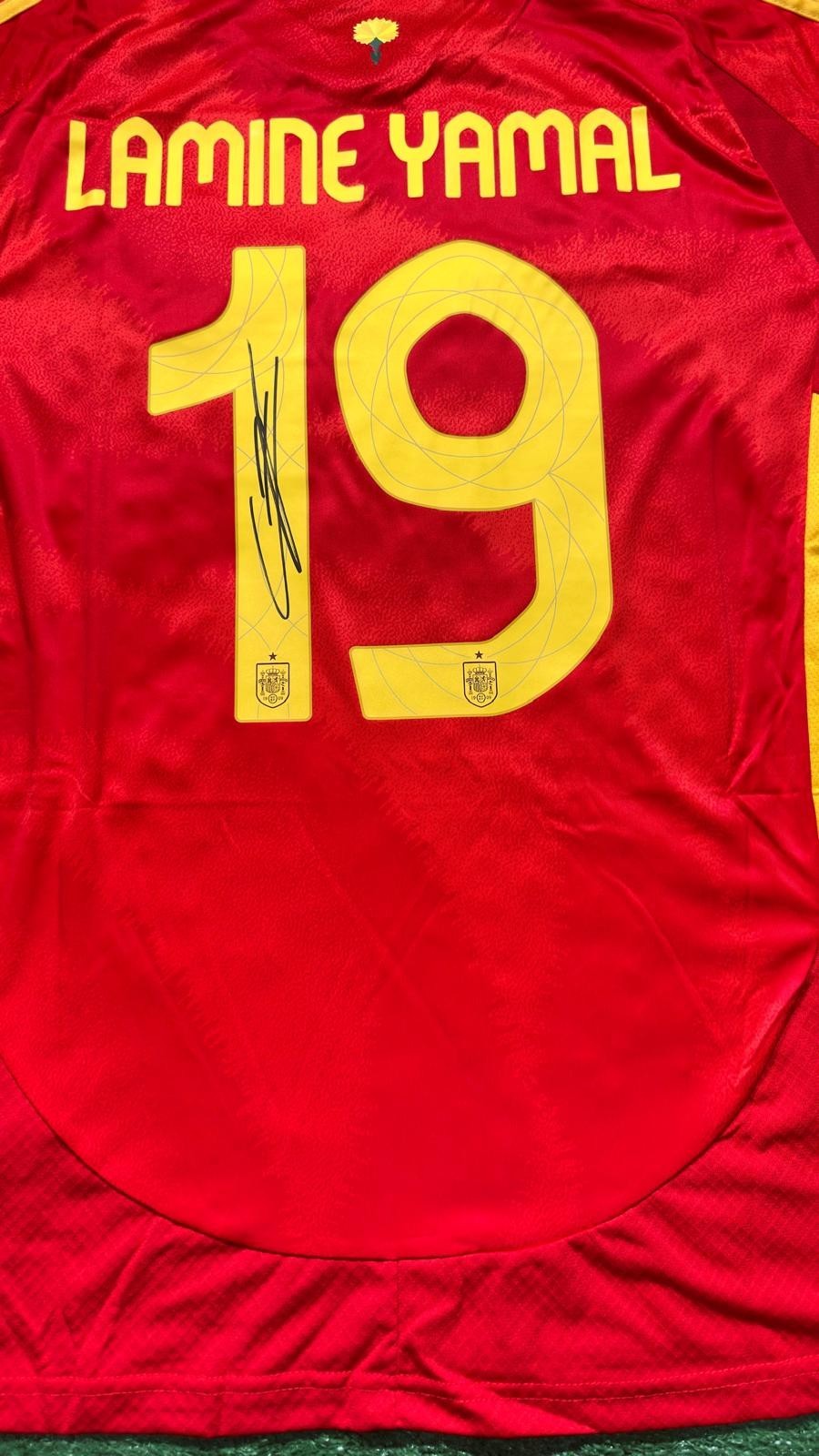 Lamine Yamal signed Spain home jersey detail view 10