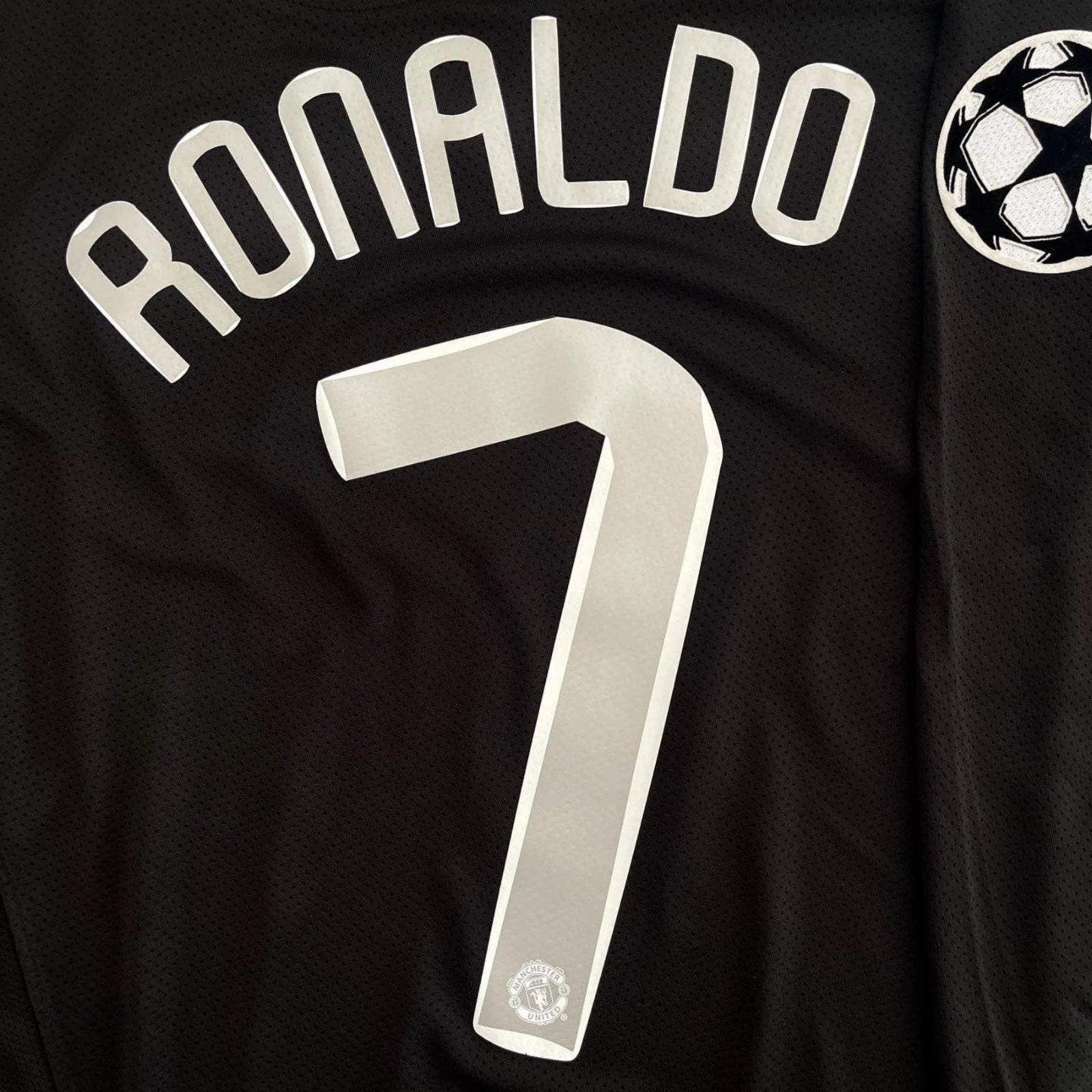 Cristiano Ronaldo 2007/08 Manchester United Away Long-Sleeve Jersey detail view 3