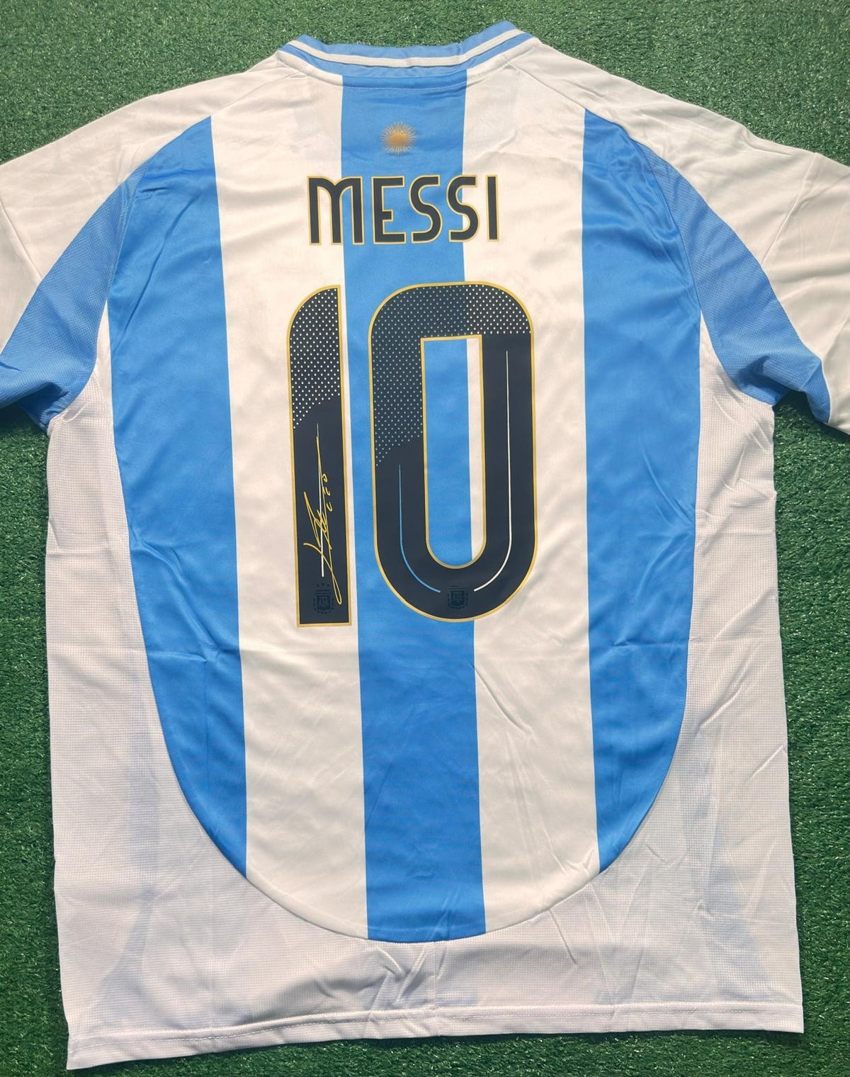 Lionel Messi signed Argentina home jersey detail view 13