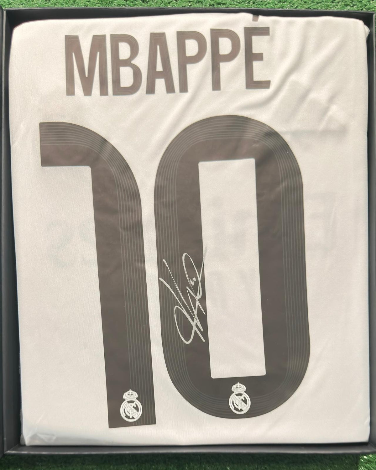 Kylian Mbappé signed Real Madrid home jersey detail view 4