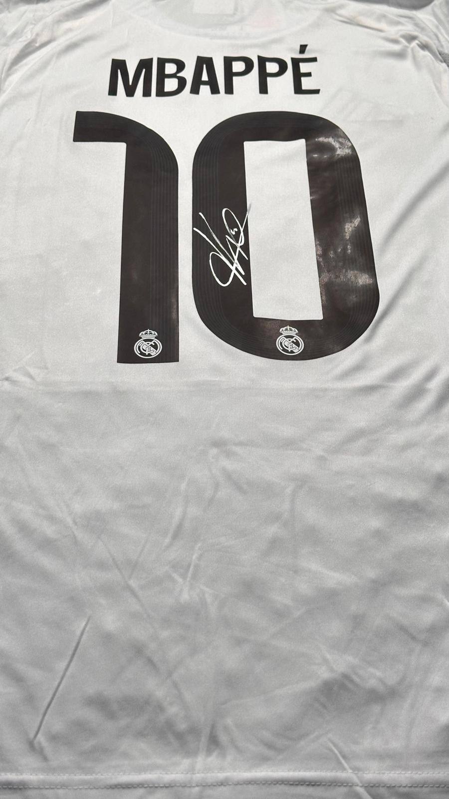 Kylian Mbappé signed Real Madrid home jersey detail view 10