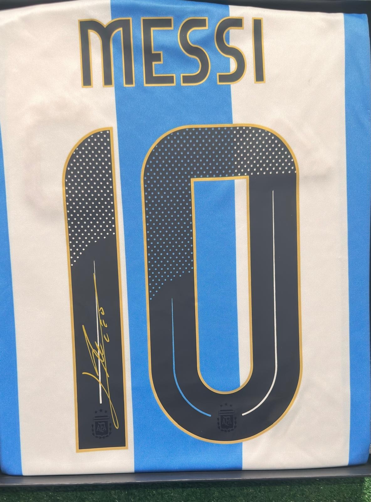 Lionel Messi signed Argentina home jersey detail view 8