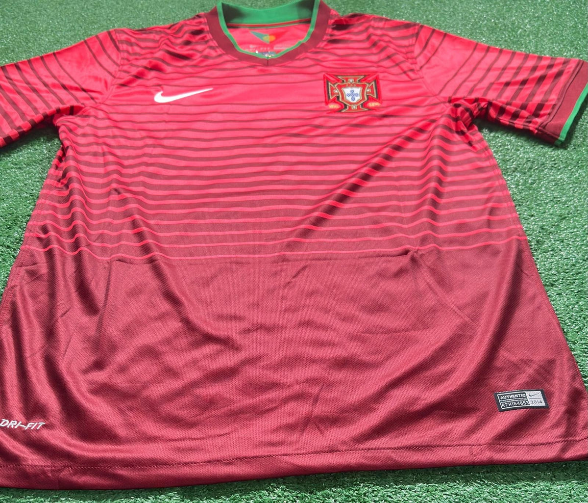 Cristiano Ronaldo signed Portugal home jersey detail view 17