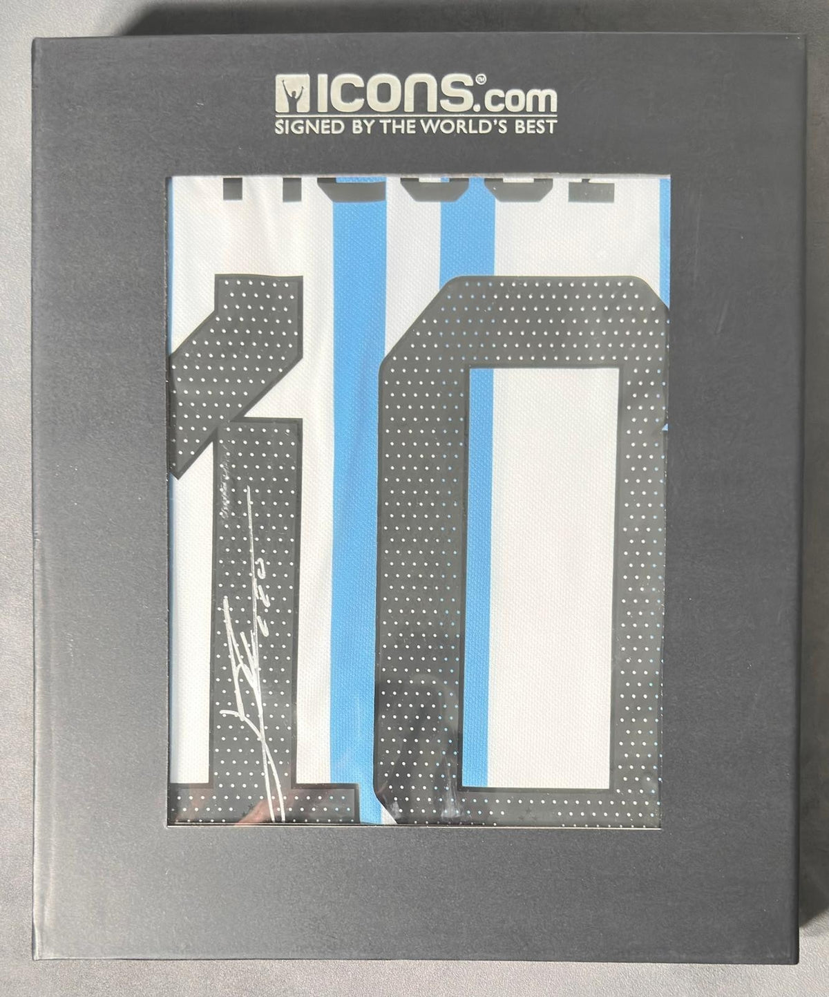 Lionel Messi signed Argentina home jersey with fan-style numbers detail view 6