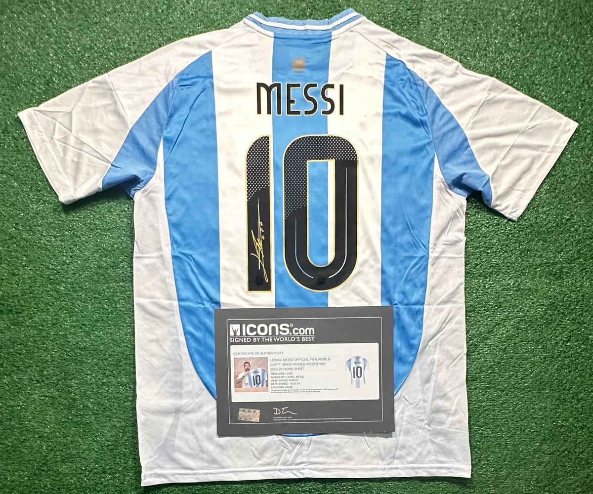 Lionel Messi signed Argentina home jersey detail view 3