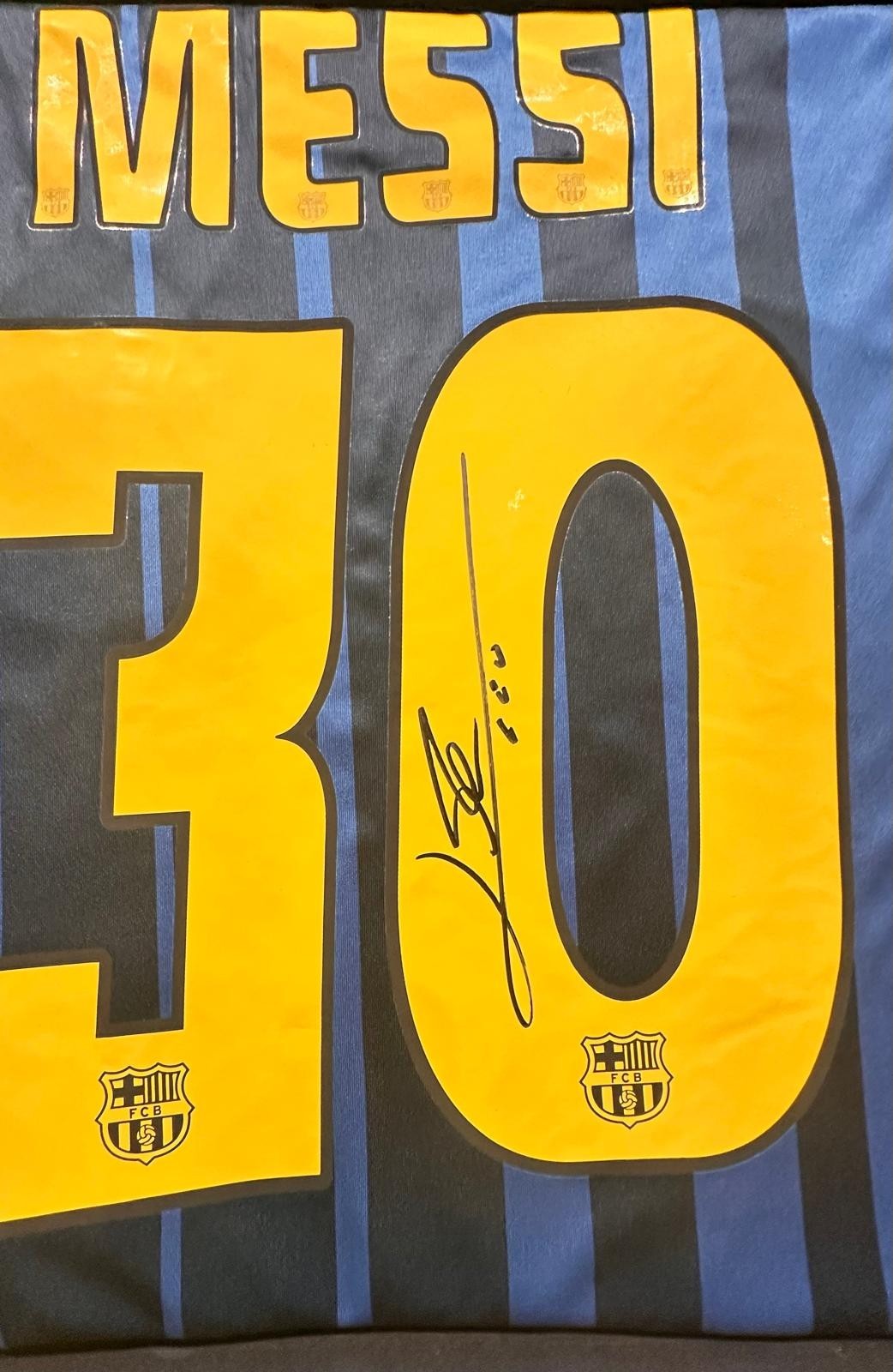 Lionel Messi signed FC Barcelona away jersey detail view 2