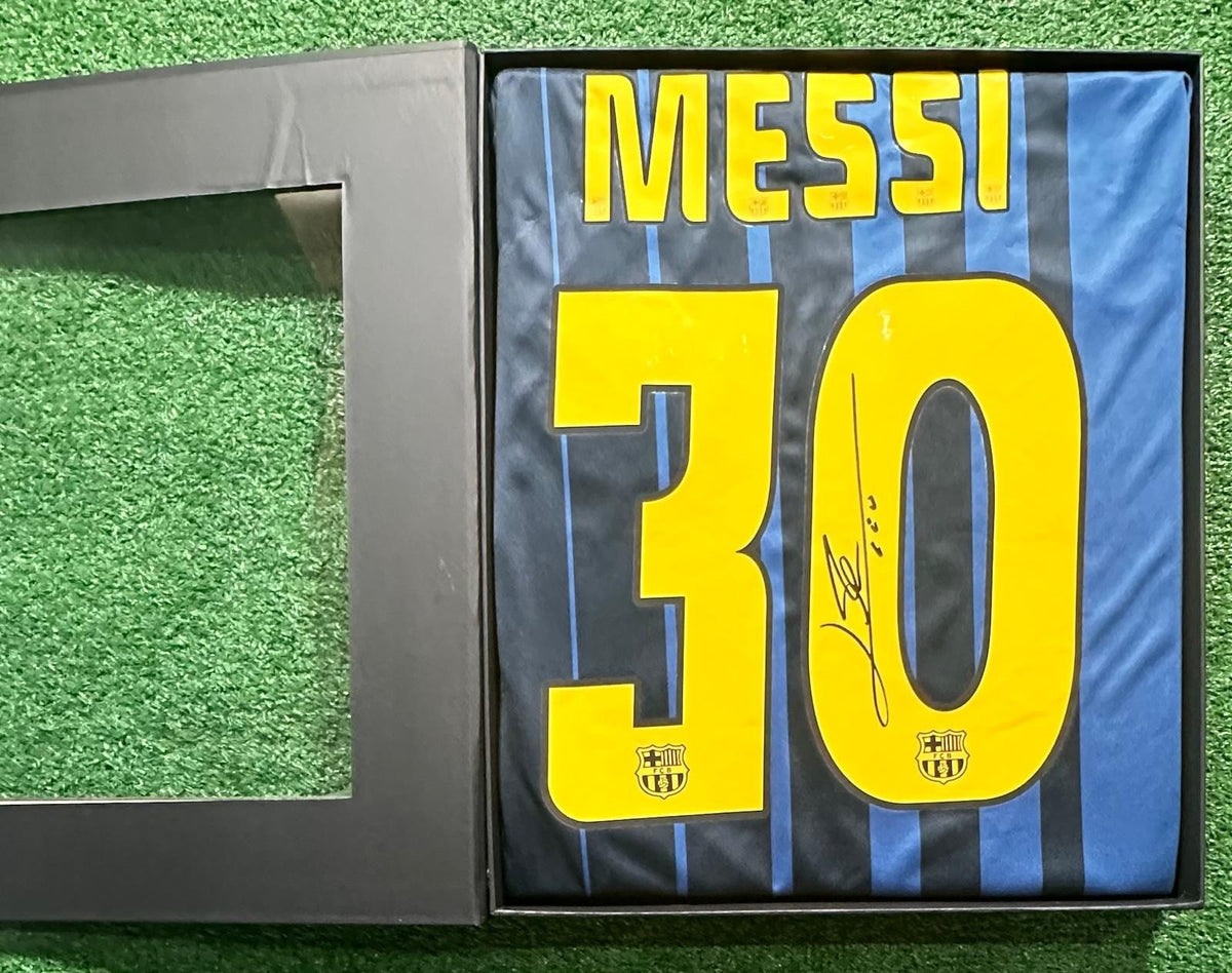 Lionel Messi signed FC Barcelona away jersey detail view 8
