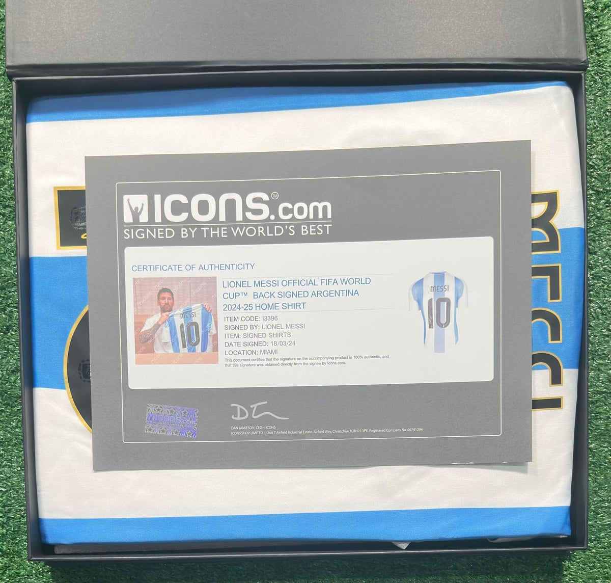 Lionel Messi signed Argentina home jersey detail view 5
