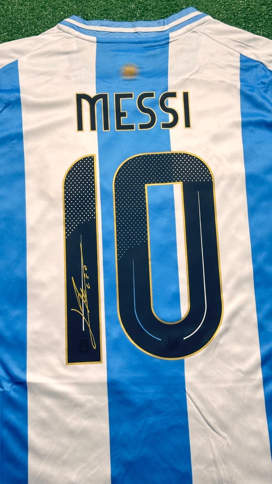 Lionel Messi signed Argentina home jersey detail view 12