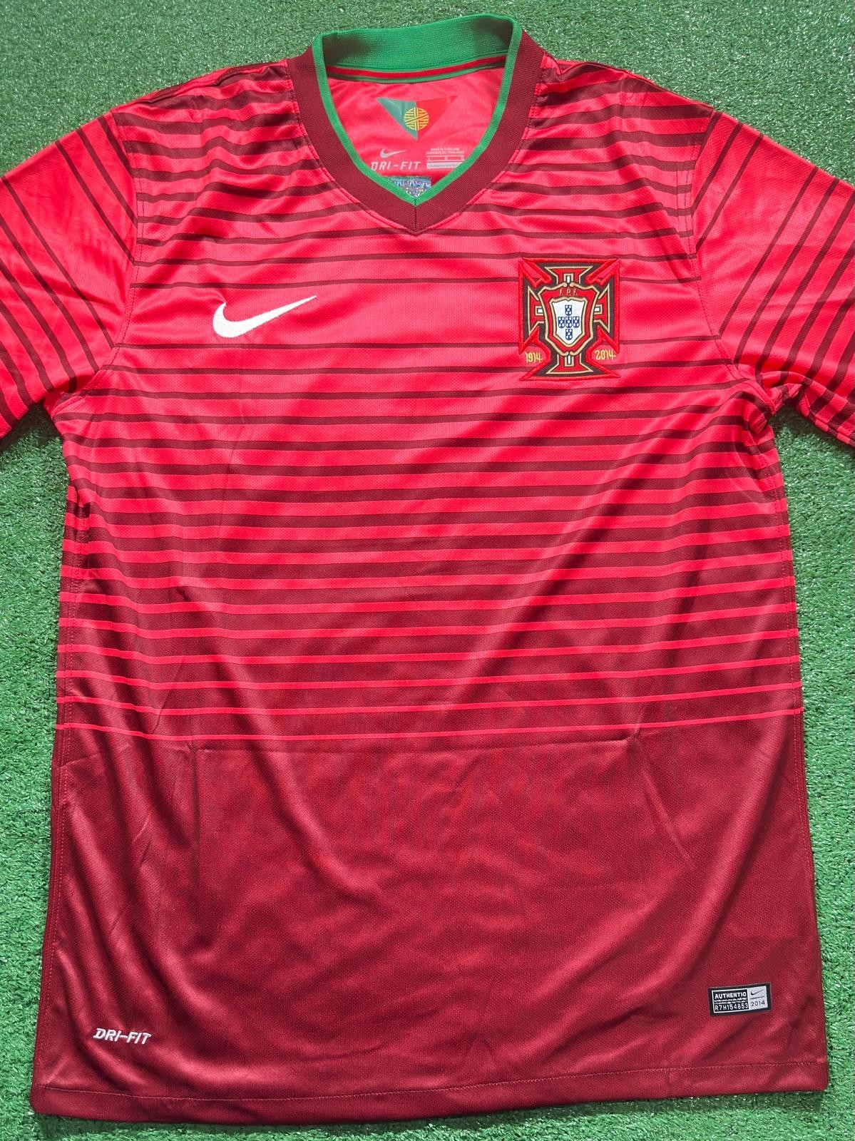Cristiano Ronaldo signed Portugal home jersey detail view 15