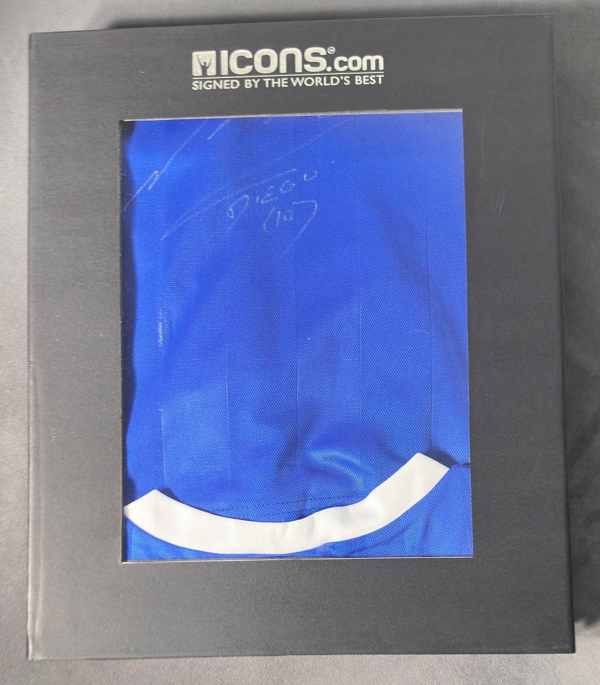 Diego Maradona signed Argentina away jersey detail view 9