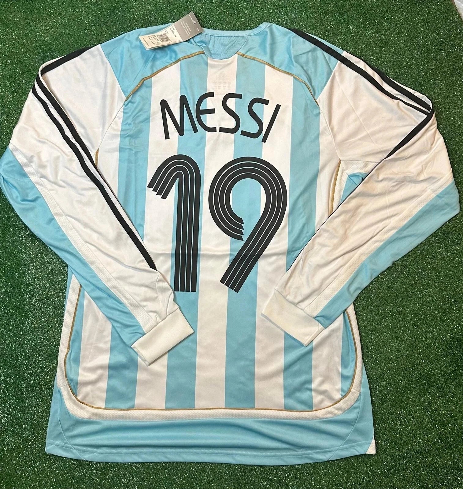 Lionel Messi 2006 Argentina #19 Long-Sleeve Jersey front view