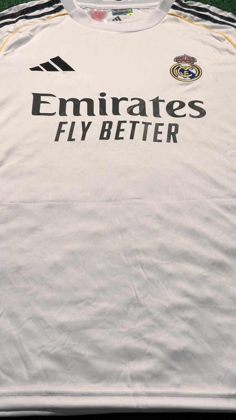 Kylian Mbappé signed Real Madrid home jersey detail view 15