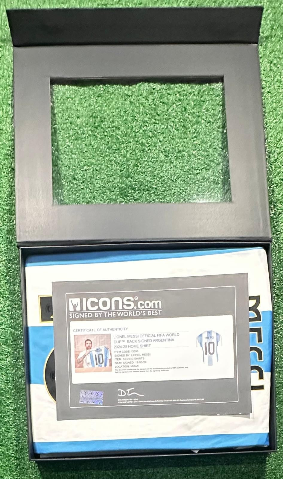 Lionel Messi signed Argentina home jersey detail view 7