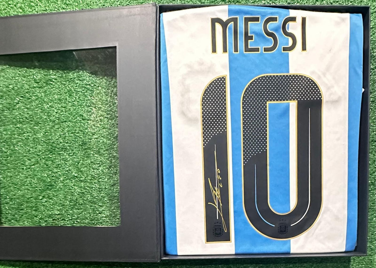 Lionel Messi signed Argentina home jersey detail view 9