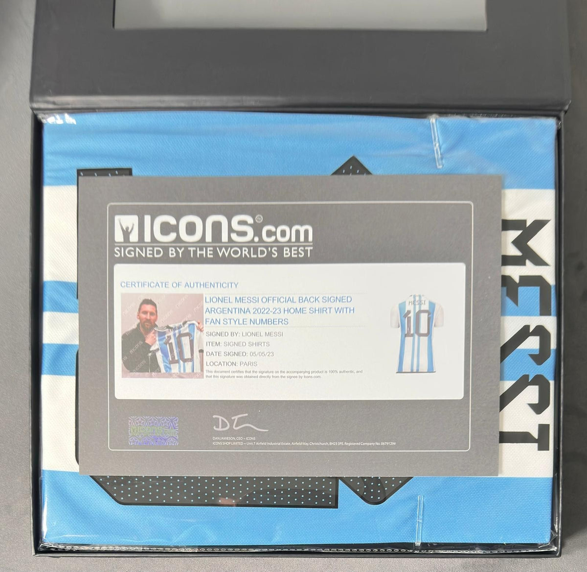 Lionel Messi signed Argentina home jersey with fan-style numbers detail view 2