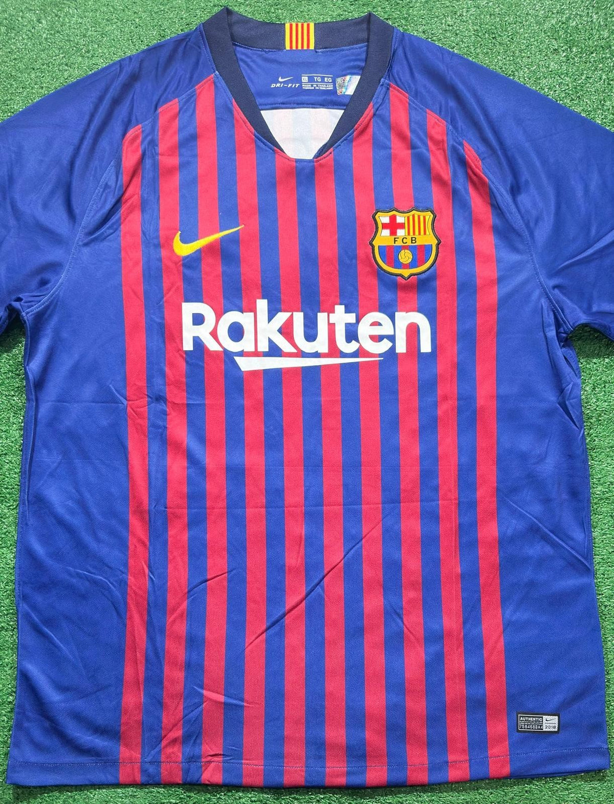 Lionel Messi signed FC Barcelona home jersey detail view 13